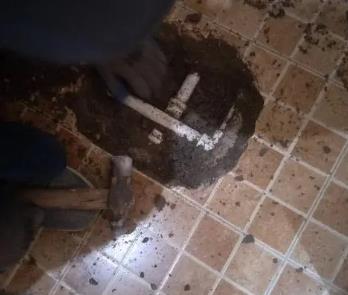铁锋卫生间漏水维修公司为您分享下卫生间渗水如何处理及注意事项